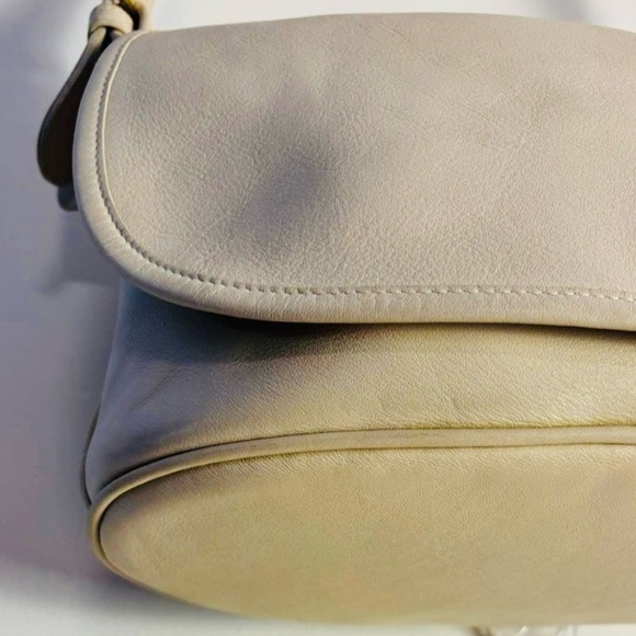 Coach Vintage Fletcher Ivory Leather Crossbody - Picture 6 of 14